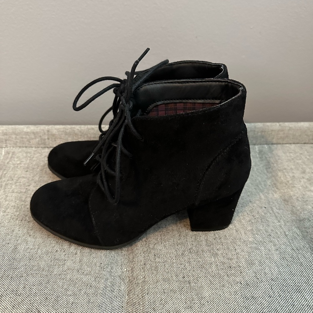 Heeled booties - Picture 2 of 4